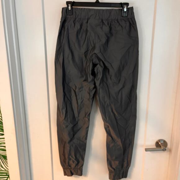 Under Armour Men's Gray Nylon Loose Fit Joggers XS - Picture 2 of 7